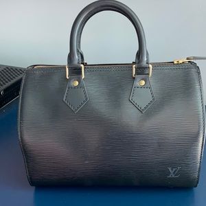 Louis Vuitton Noir Epi Speedy 25